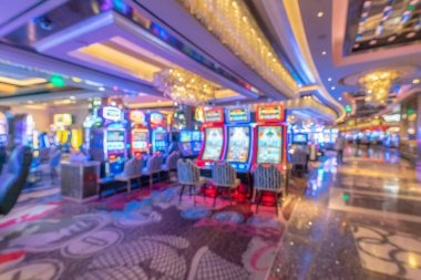 Wild Coaster slot game interface on rprprp showing five reels, bet controls, and spin history